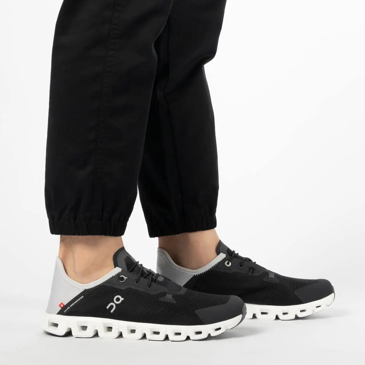 On Running Cloud 5 Coast Black Shadow