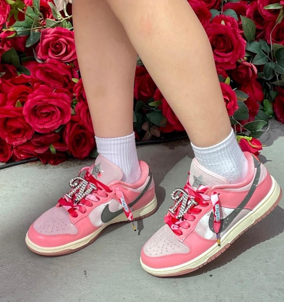 Nike Dunk Low Barbie