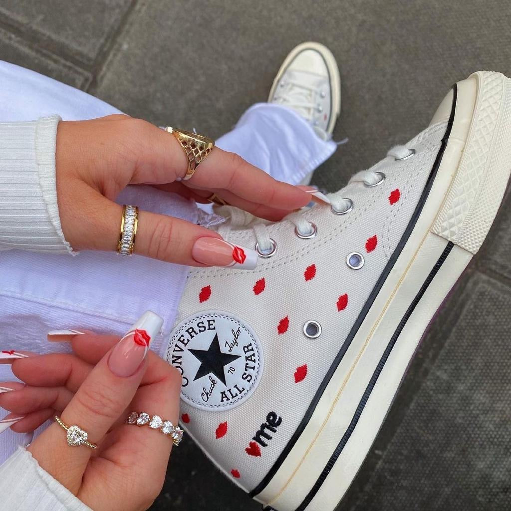 Converse Chuck 70 Embroidered Lips High 'Love Me’