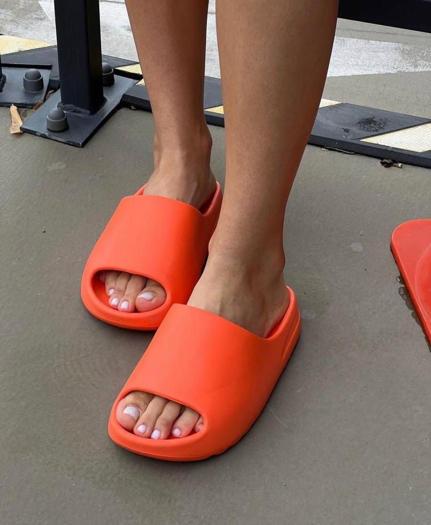 Yeezy slide enflame orange