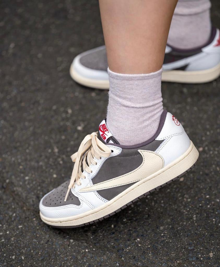 Travis Scott x Air Jordan 1 Low Reverse Mocha