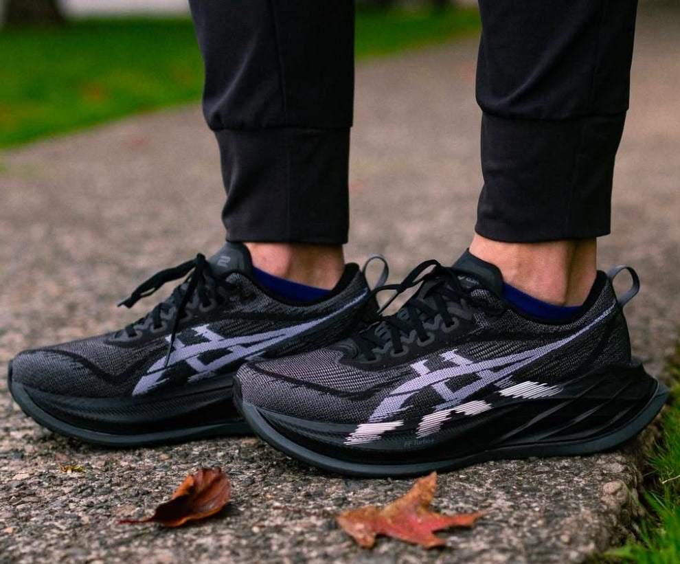 ASICS Superblast 2 Black White