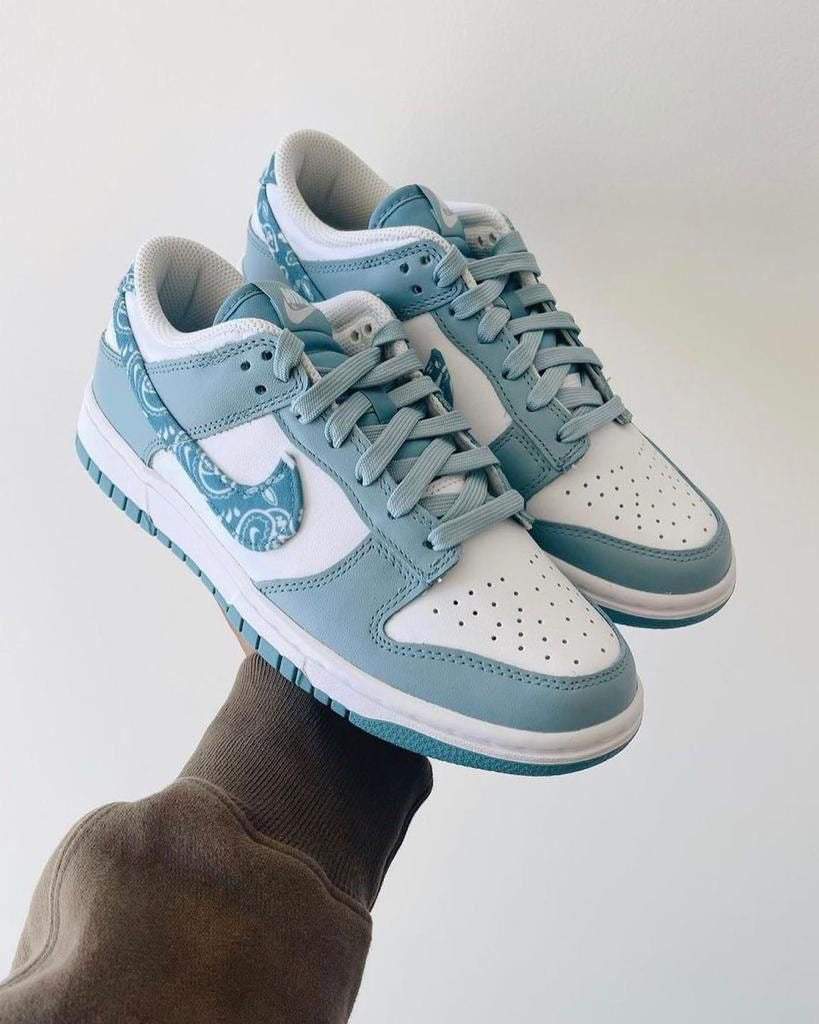 NIKE Dunk Low ESS “blue paisley