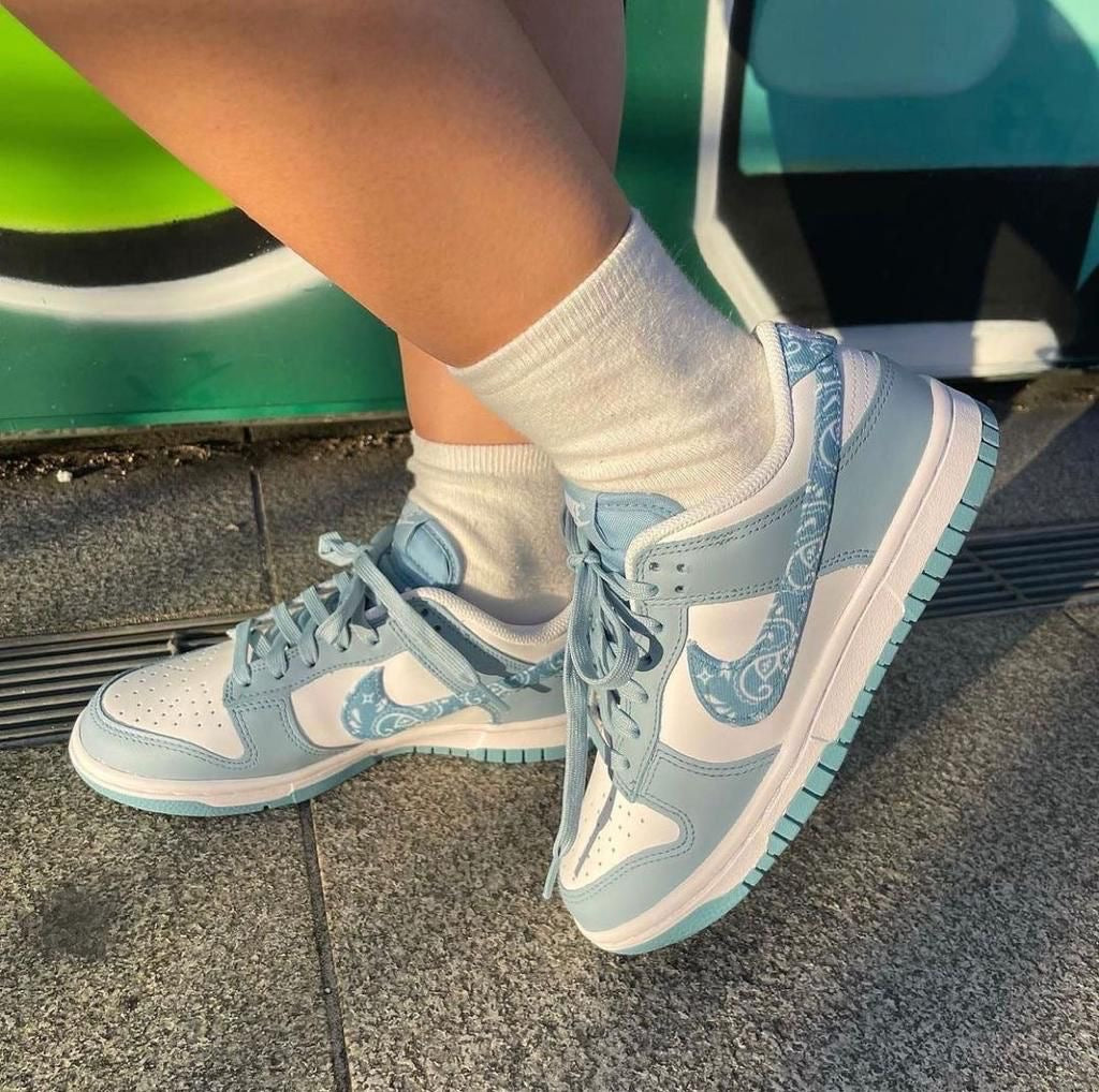 NIKE Dunk Low ESS “blue paisley