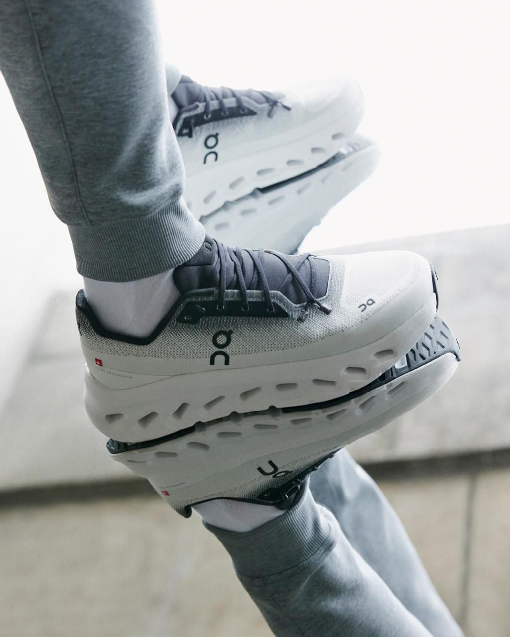 ON Cloudtilt trainers black ivory