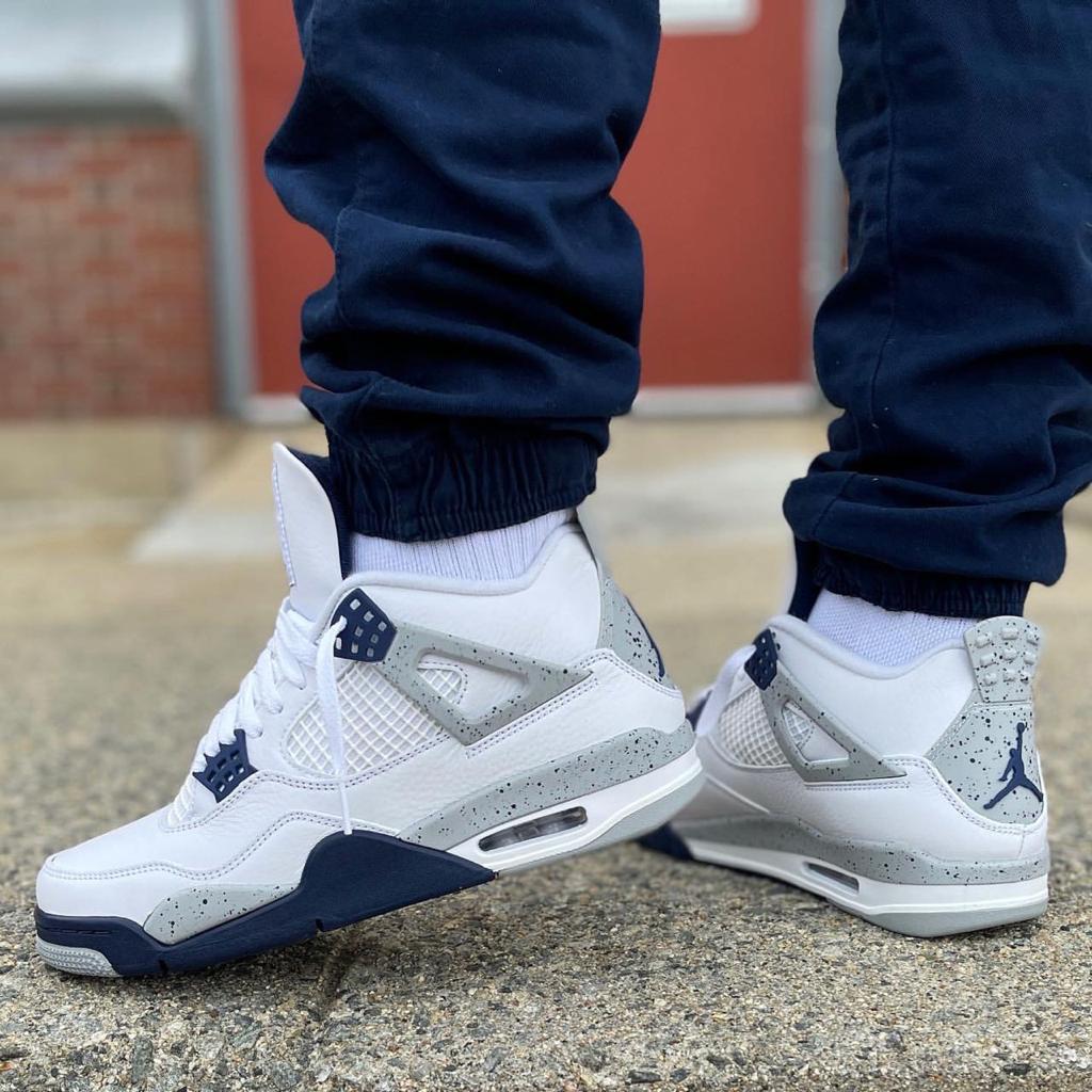 Air Jordan 4 Retro “Midnight Navy”