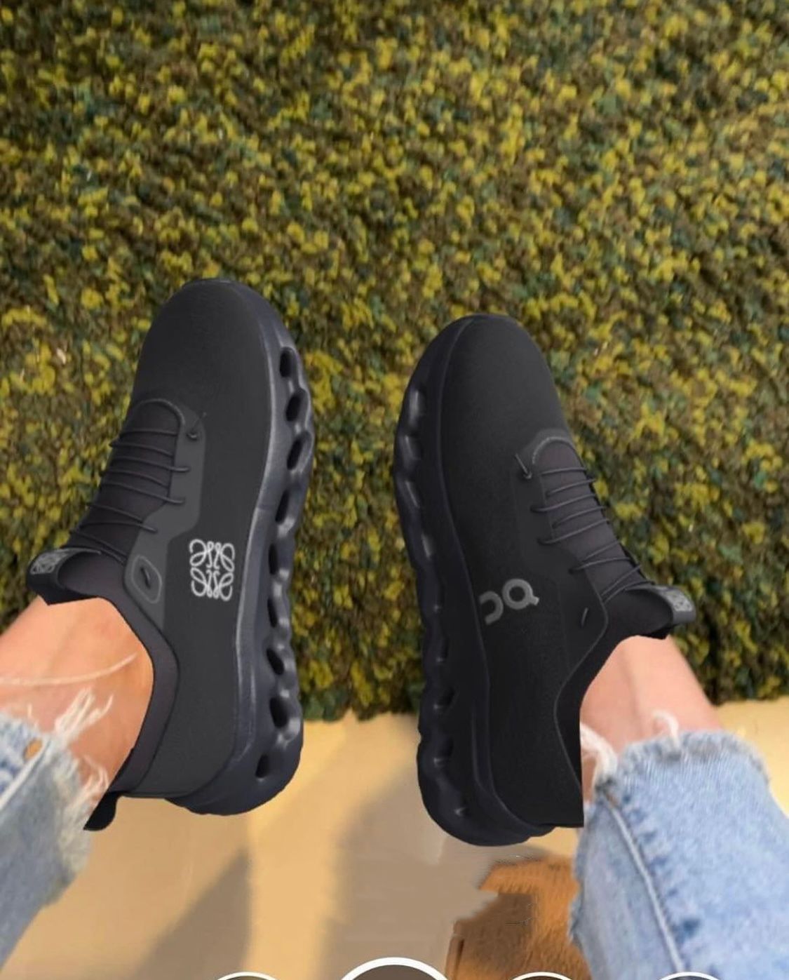 Loewe X On Cloudtilt all black