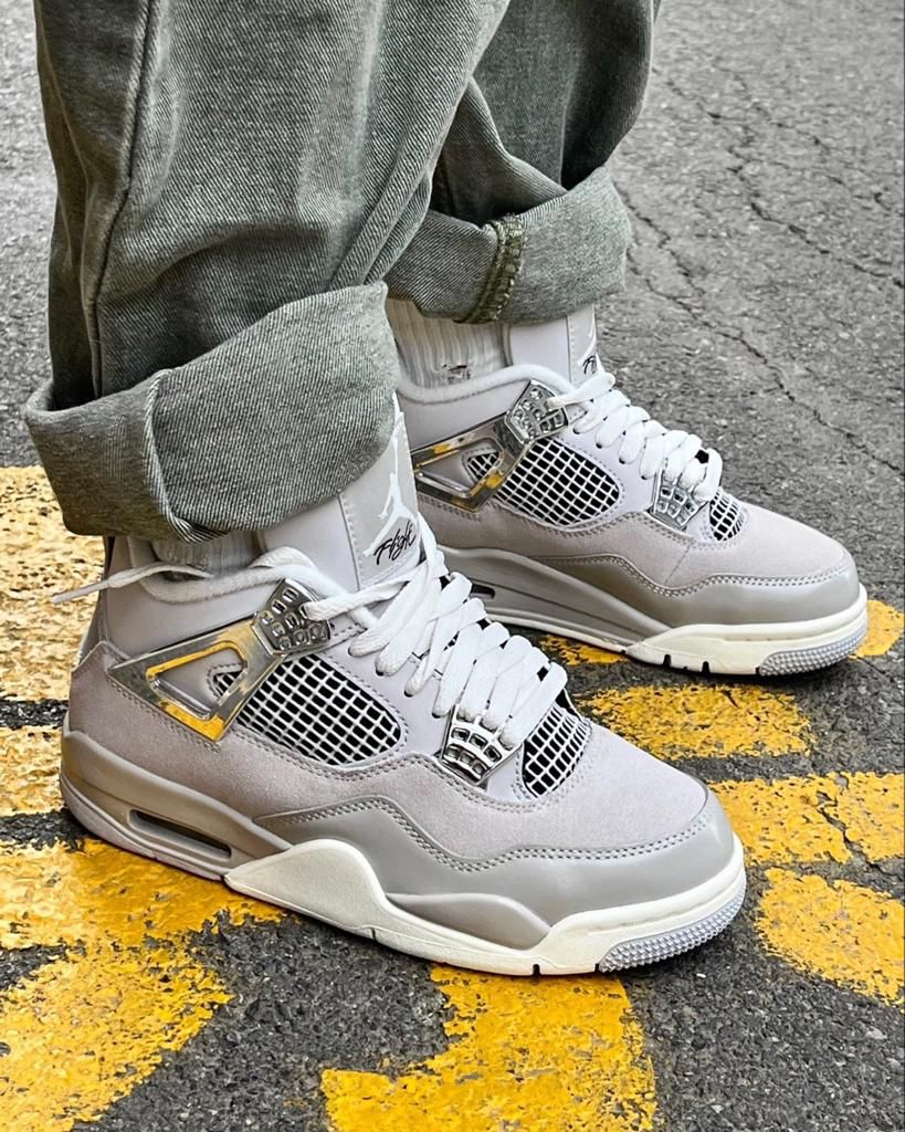 Air Jordan 4 WMNS “Frozen Moments”