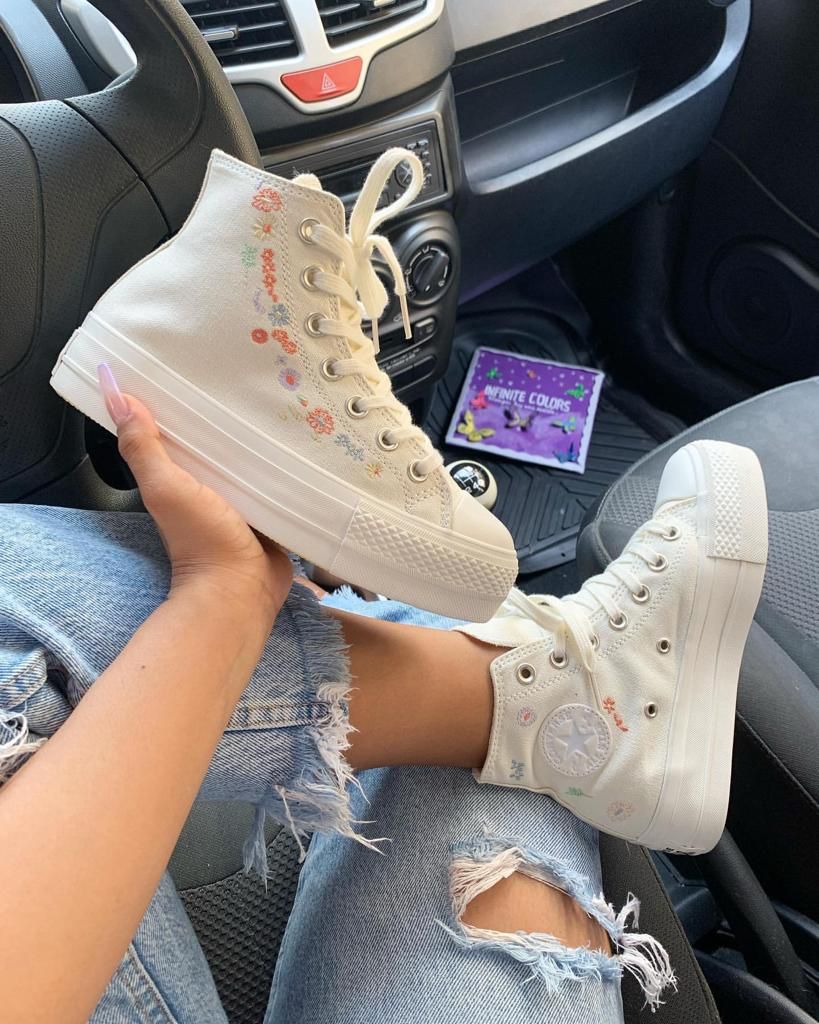 Converse Chuck 70 Embroidered Lips High 'Love Me