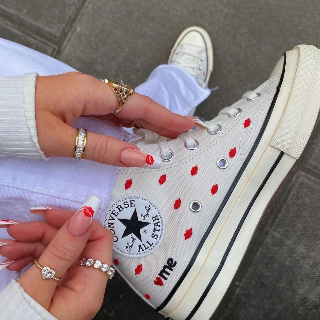 Converse Chuck 70 Embroidered Lips High 'Love Me’