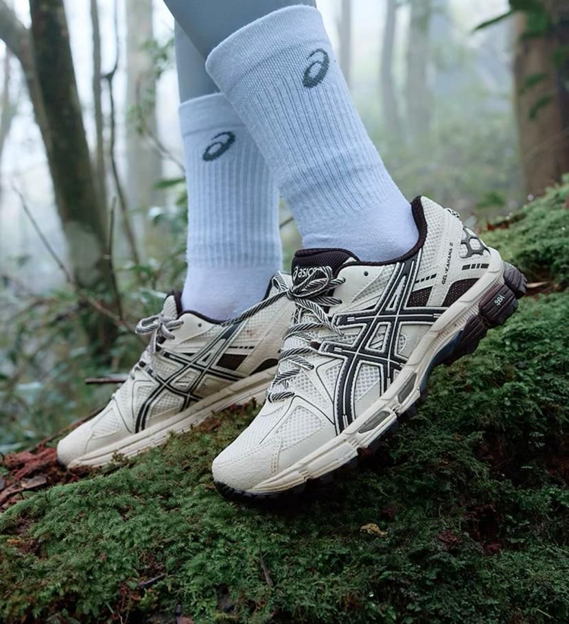 ASICS Gel‑Kahana 8 'Black and White