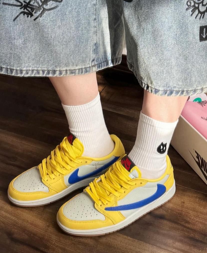Jordan 1 Retro Low OG SP Travis Scott Canary