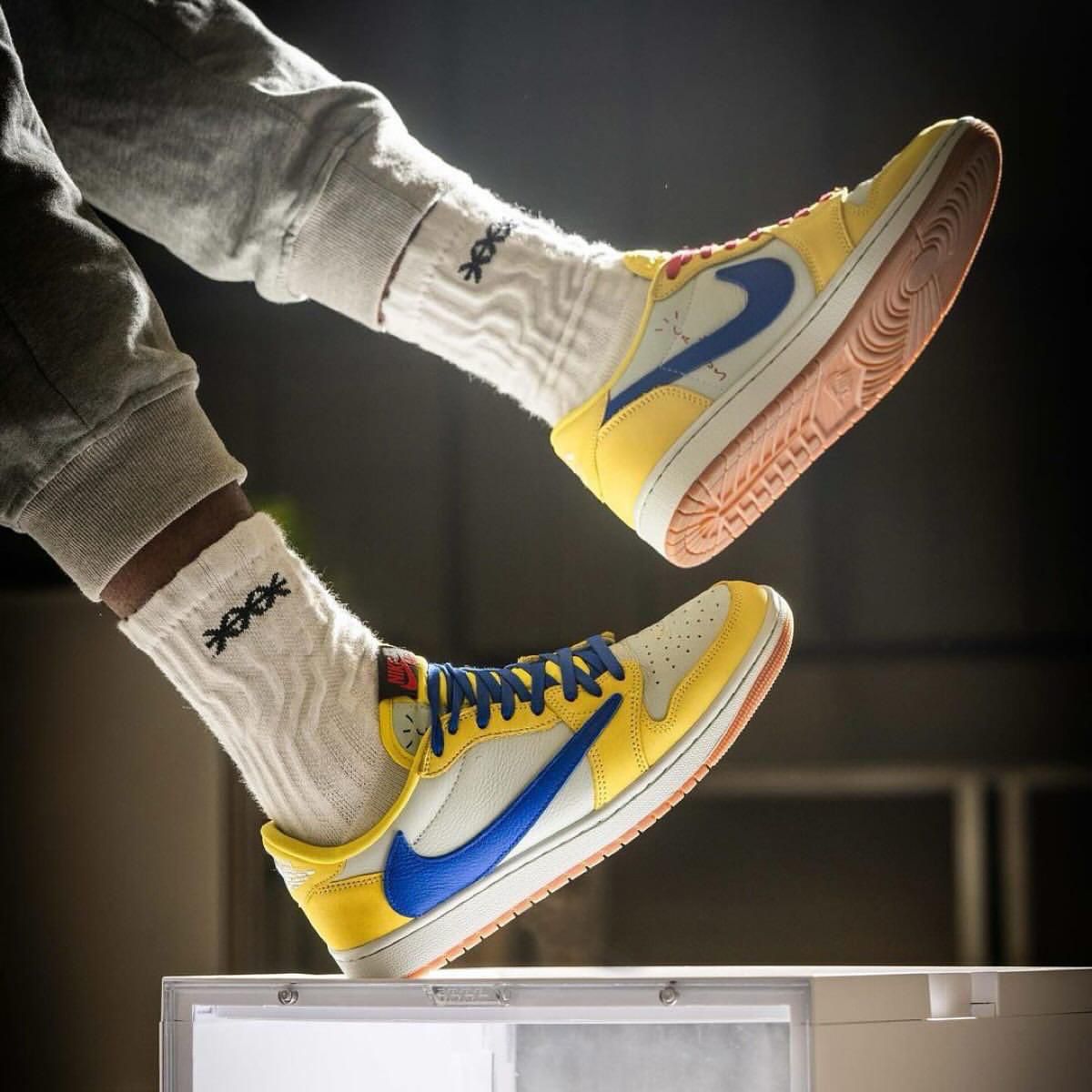 Jordan 1 Retro Low OG SP Travis Scott Canary