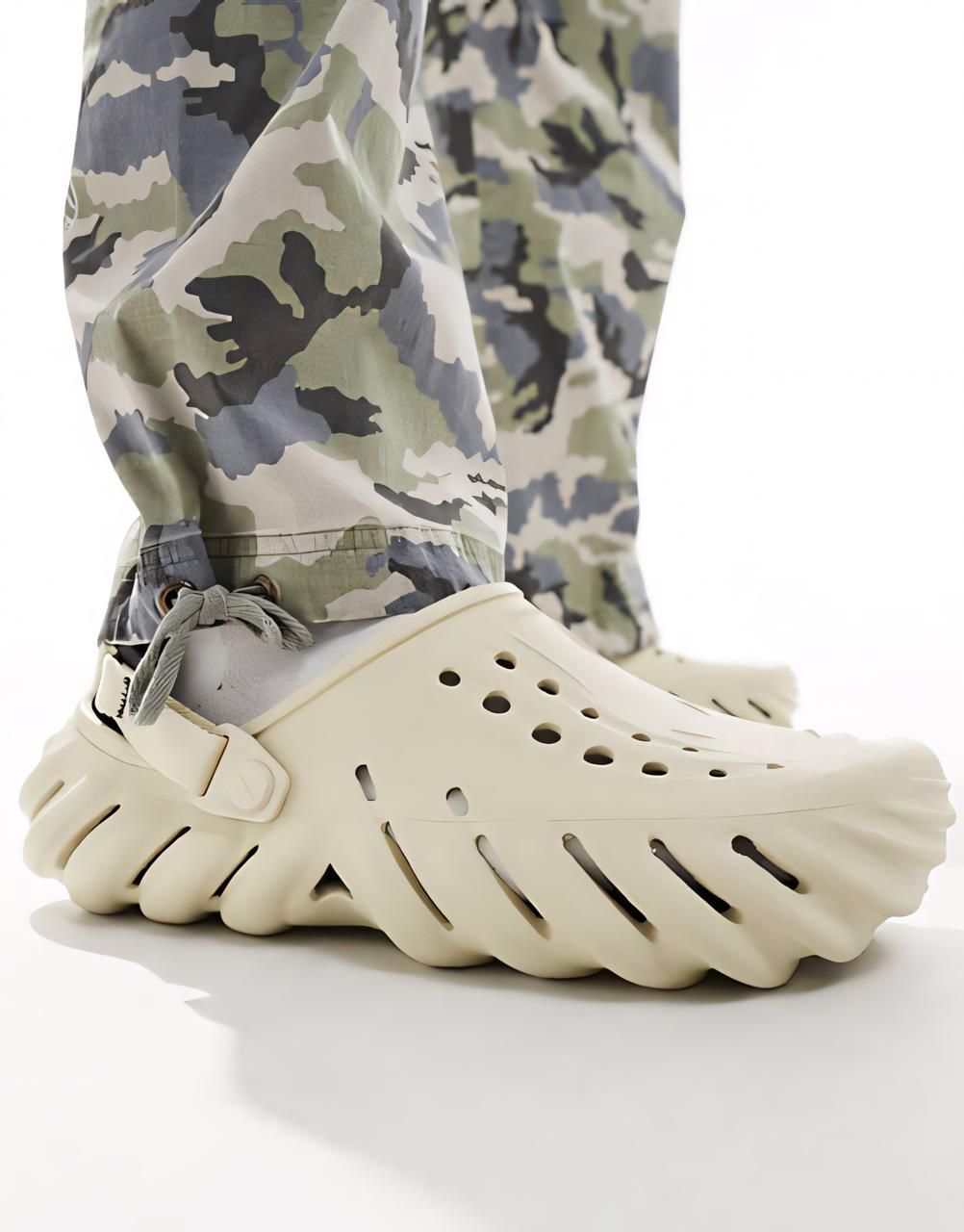 crocs Echo Clog bone