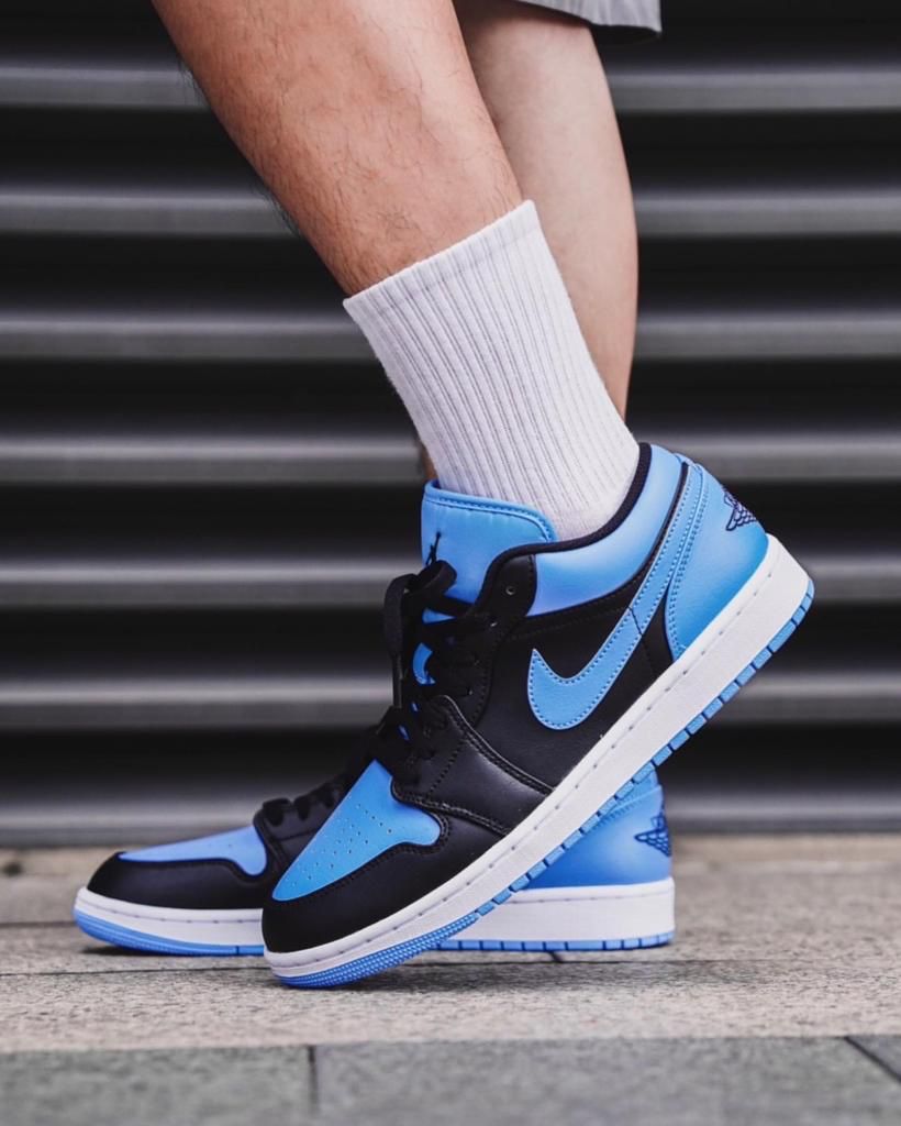 Air Jordan 1 Low "University Blue"