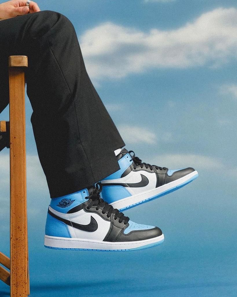 Air Jordan 1 Retro High OG UNC Toe