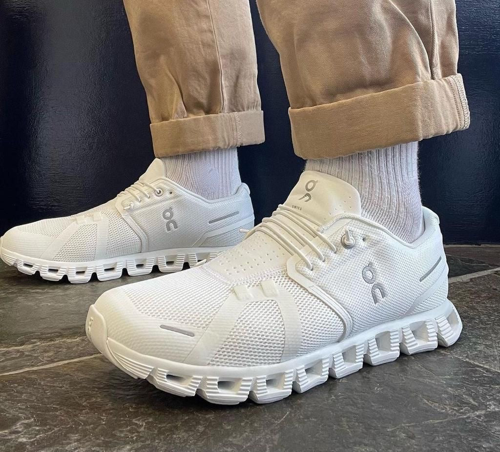 On Running Cloud 5 All White