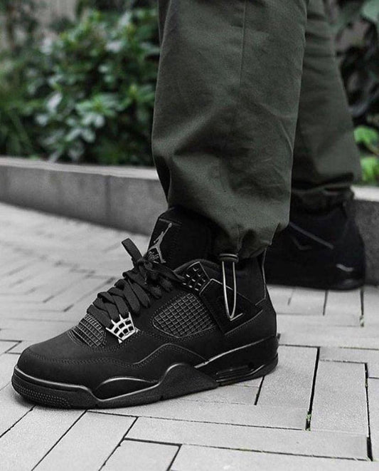 Air Jordan 4 “black cat”