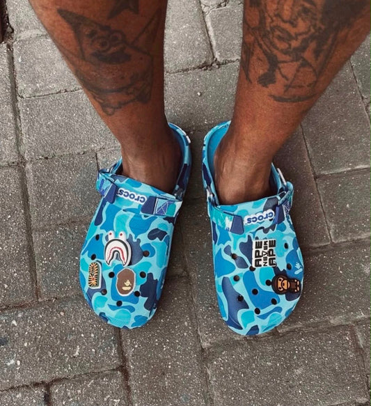 A BATHING APE®️ x Crocs Classic Clog