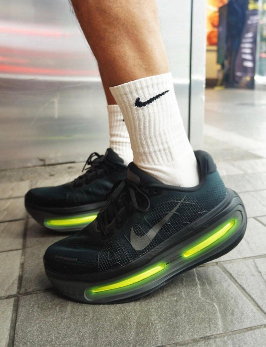 Nike Vomero Premium Black Volt