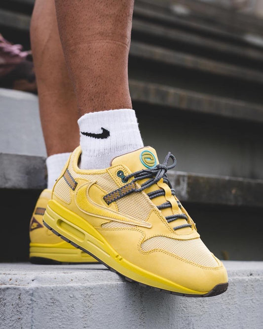 travis scott x nike air max 1