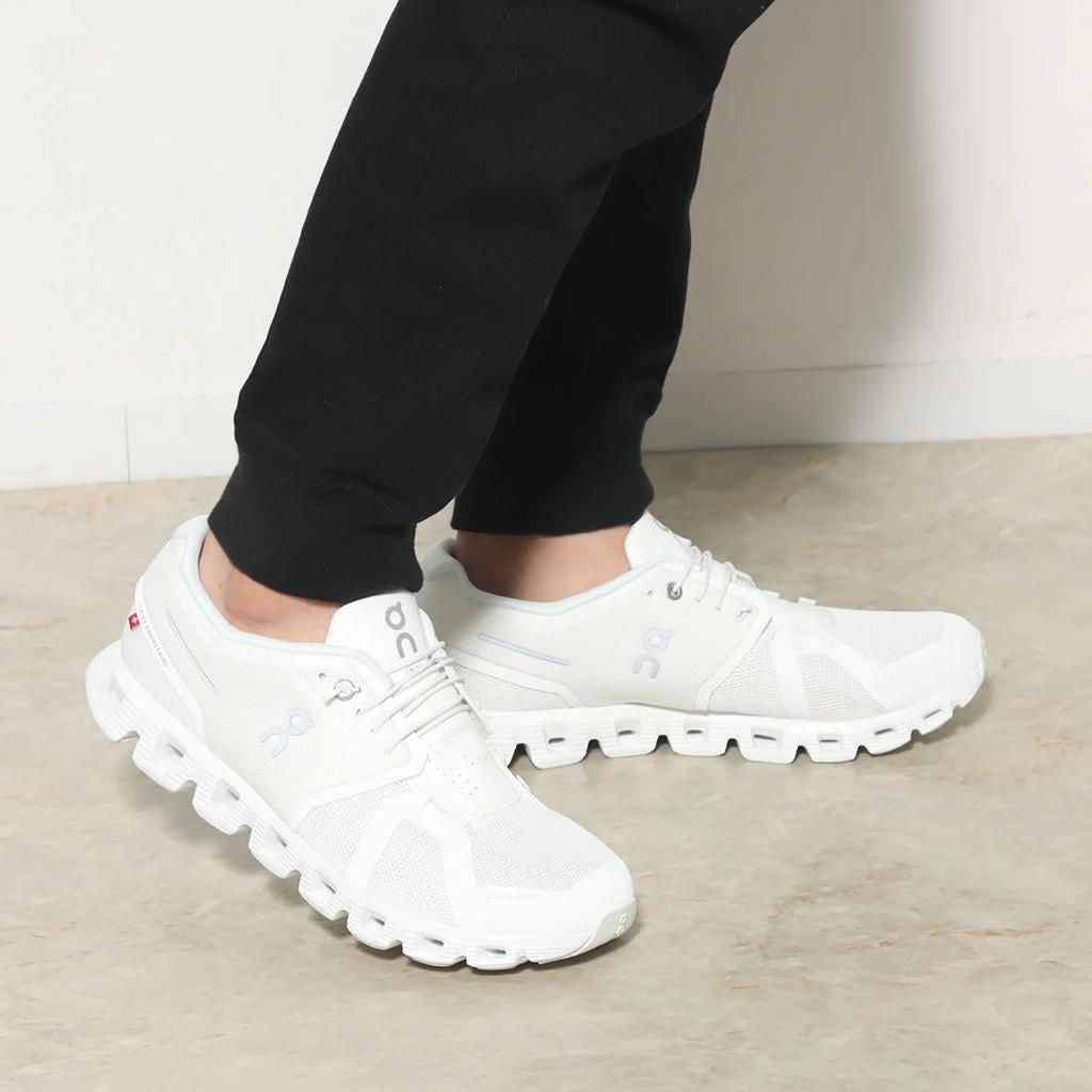 On Running Cloud 5 All White