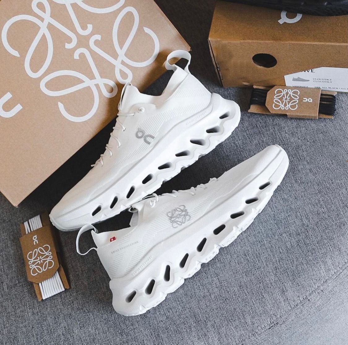 Loewe X On Cloudtilt  all white