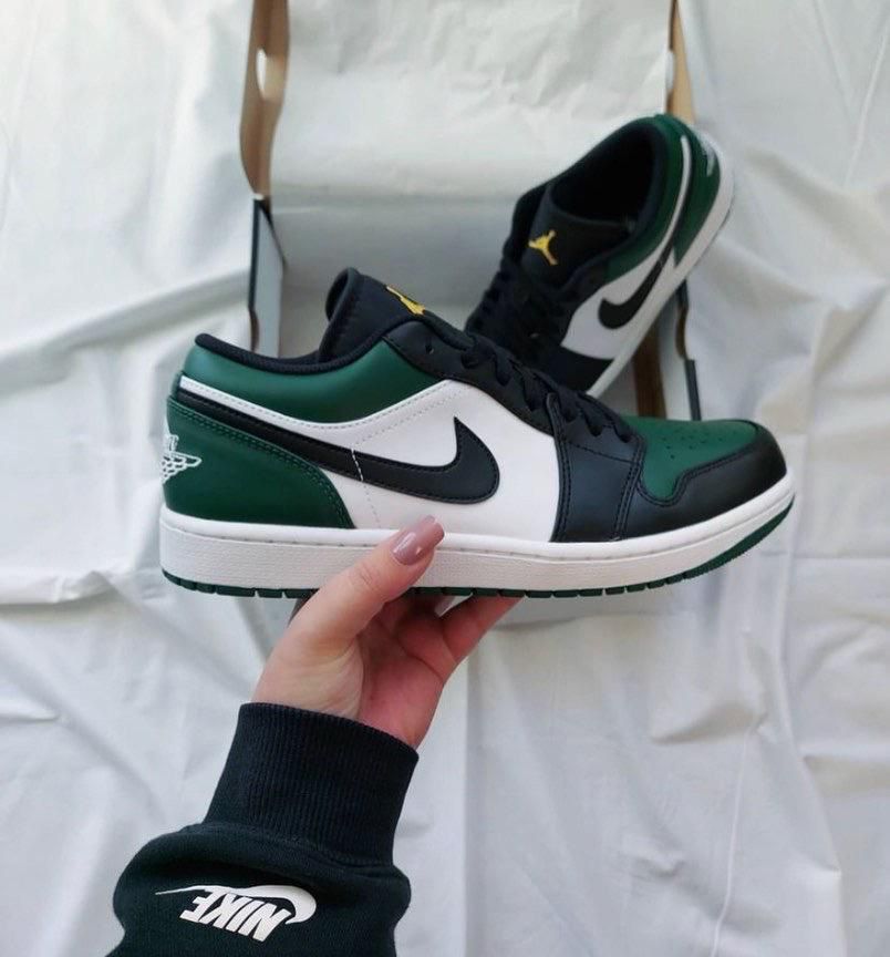 Air jordan 1 low green toe Size